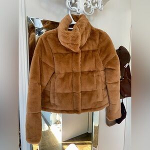 ABERCROMBIE & FITCH faux fur mini puffer